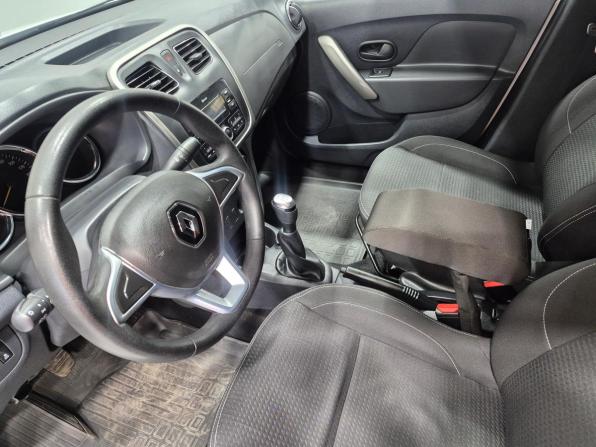 Renault Logan II Рестайлинг с пробегом 2022 года, цена 1 060 000 рублей, 112000 км, седан, Автокод Объявления
