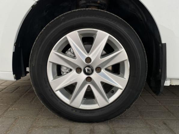 Renault Logan II с пробегом 2018 года, цена 950 000 рублей, 145389 км, седан, Автокод Объявления
