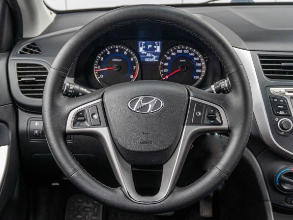 Hyundai Solaris I Рестайлинг с пробегом 2015 года, цена 1 119 000 рублей, 100256 км, седан, Автокод Объявления