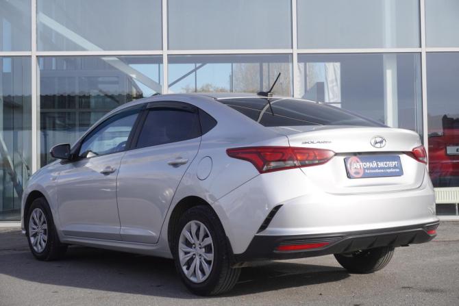 Hyundai Solaris II Рестайлинг с пробегом 2022 года, цена 1 678 000 рублей, 64376 км, седан, Автокод Объявления