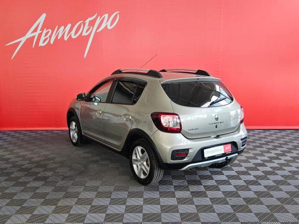 Renault Sandero II с пробегом 2015 года, цена 879 000 рублей, 115950 км, хэтчбек, Автокод Объявления