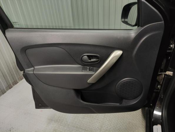 Renault Sandero II Рестайлинг с пробегом 2021 года, цена 1 199 000 рублей, 57472 км, хэтчбек, Автокод Объявления