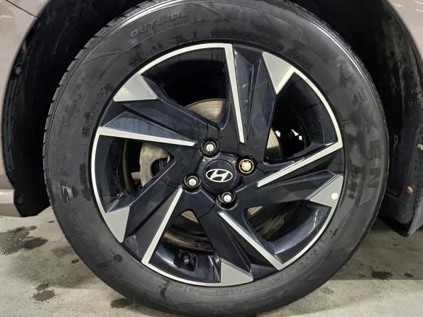 Hyundai Solaris II Рестайлинг с пробегом 2022 года, цена 1 825 000 рублей, 117231 км, седан, Автокод Объявления