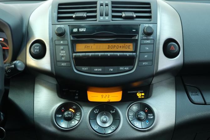 Toyota RAV4 III (XA30) с пробегом 2009 года, цена 1 359 000 рублей, 233000 км, внедорожник, Автокод Объявления