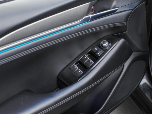 Mazda 6 III (GJ) Рестайлинг 2 с пробегом 2019 года, цена 2 398 000 рублей, 148809 км, седан, Автокод Объявления