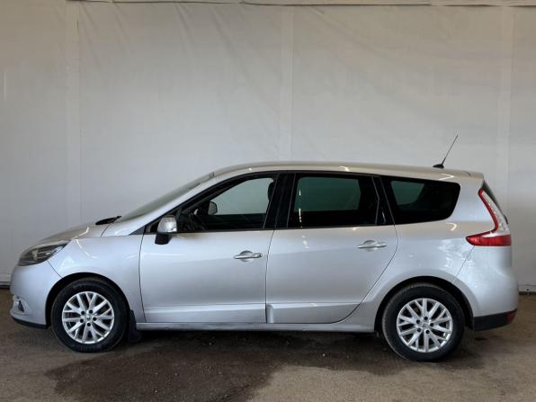 Renault Scenic III Рестайлинг 2 с пробегом 2014 года, цена 1 020 000 рублей, 261800 км, компактвэн, Автокод Объявления