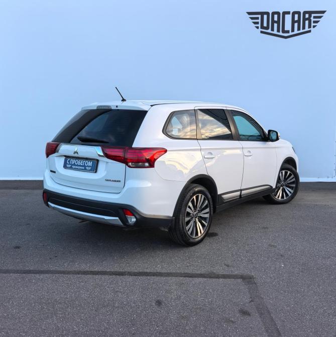 Mitsubishi Outlander III Рестайлинг 2 Санкт-Петербург  - изображение 2