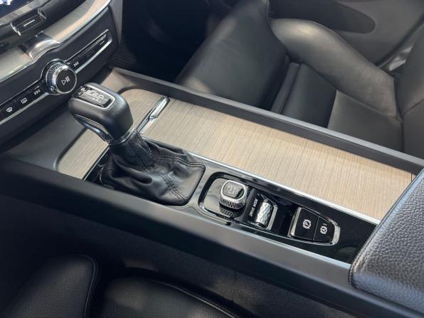 Volvo XC60 II с пробегом 2020 года, цена 4 255 900 рублей, 51059 км, внедорожник, Автокод Объявления
