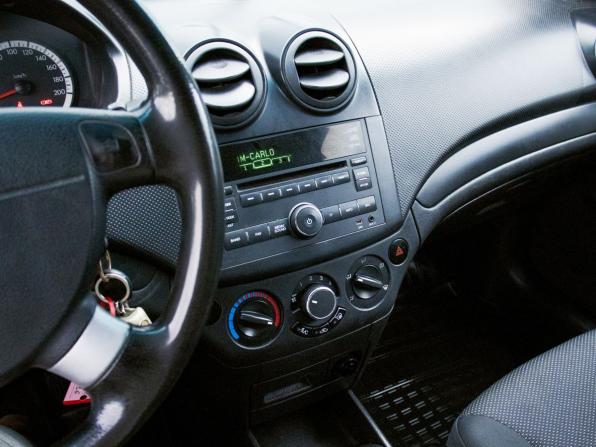 Chevrolet Aveo I Рестайлинг с пробегом 2011 года, цена 385 000 рублей, 226995 км, седан, Автокод Объявления