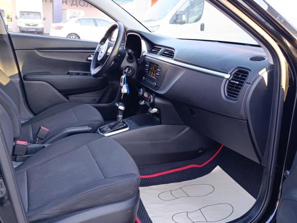 Kia Rio IV Рестайлинг с пробегом 2021 года, цена 1 670 000 рублей, 76556 км, хэтчбек, Автокод Объявления