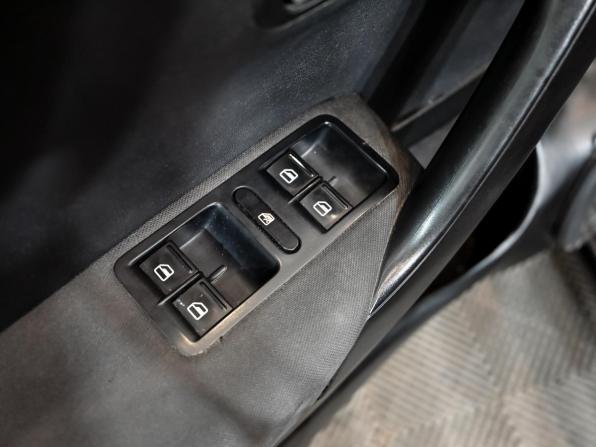 Volkswagen Polo V с пробегом 2014 года, цена 800 000 рублей, 282086 км, седан, Автокод Объявления