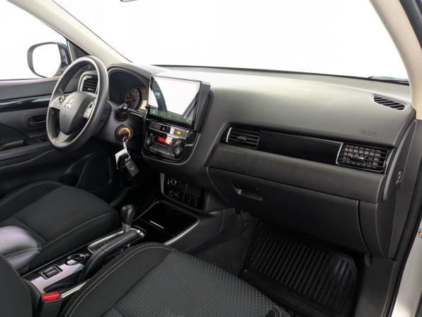 Mitsubishi Outlander III Рестайлинг 3 с пробегом 2019 года, цена 2 050 000 рублей, 90929 км, внедорожник, Автокод Объявления
