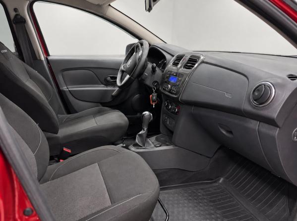 Renault Sandero II Рестайлинг с пробегом 2019 года, цена 1 099 000 рублей, 135000 км, хэтчбек, Автокод Объявления