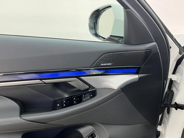 BMW 5 серии VIII (G60/G61/G68) с пробегом 2025 года, цена 9 250 000 рублей, 6220 км, седан, Автокод Объявления