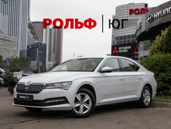 Skoda Superb III Рестайлинг с пробегом 2021 года, цена 2 858 100 рублей, 58742 км, лифтбек, Автокод Объявления