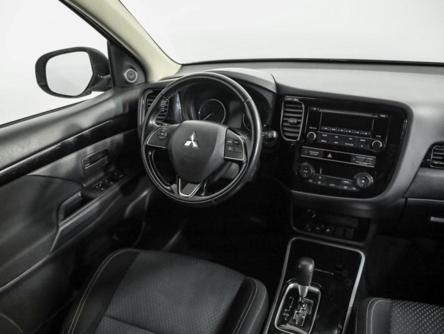 Mitsubishi Outlander III Рестайлинг 3 Санкт-Петербург  - изображение 9
