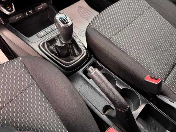 Kia Rio IV с пробегом 2019 года, цена 1 370 000 рублей, 106500 км, седан, Автокод Объявления