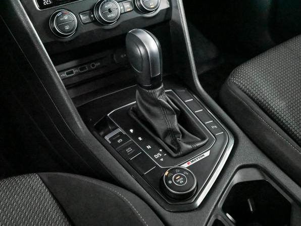 Volkswagen Tiguan II с пробегом 2020 года, цена 2 680 000 рублей, 55789 км, внедорожник, Автокод Объявления