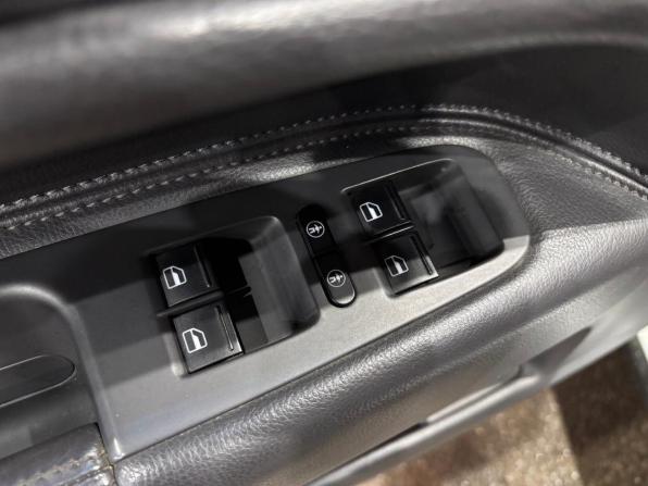 Volkswagen Touareg I Рестайлинг с пробегом 2009 года, цена 1 115 000 рублей, 226176 км, внедорожник, Автокод Объявления