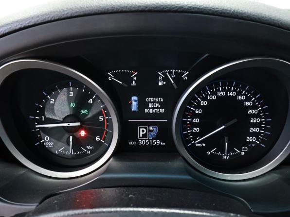 Toyota Land Cruiser 200 Series Рестайлинг 1 с пробегом 2013 года, цена 3 750 000 рублей, 305158 км, внедорожник, Автокод Объявления