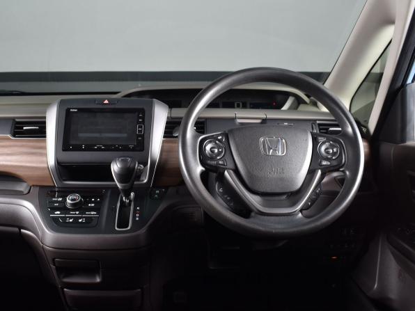 Honda Freed II Рестайлинг с пробегом 2020 года, цена 1 594 995 рублей, 72683 км, компактвэн, Автокод Объявления