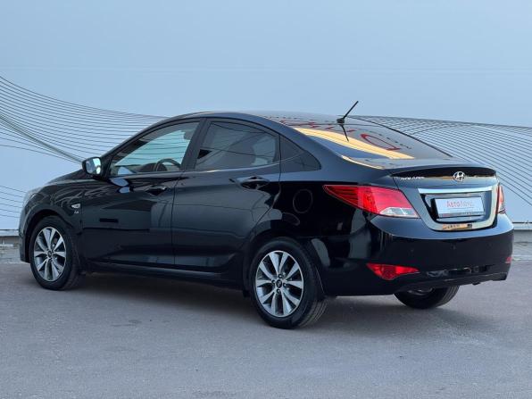 Hyundai Solaris I Рестайлинг с пробегом 2016 года, цена 1 300 000 рублей, 107080 км, седан, Автокод Объявления