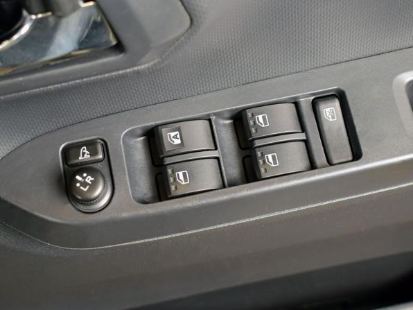 Daihatsu Mira e:S II с пробегом 2019 года, цена 735 995 рублей, 67305 км, хэтчбек, Автокод Объявления