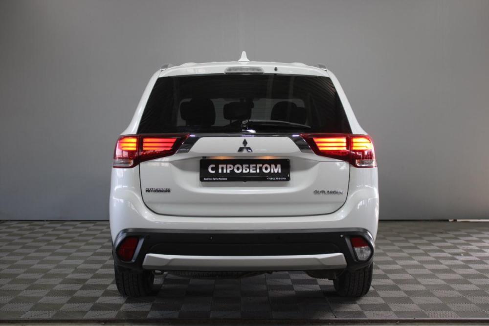 Mitsubishi Outlander III Рестайлинг 2 Санкт-Петербург  - изображение 6