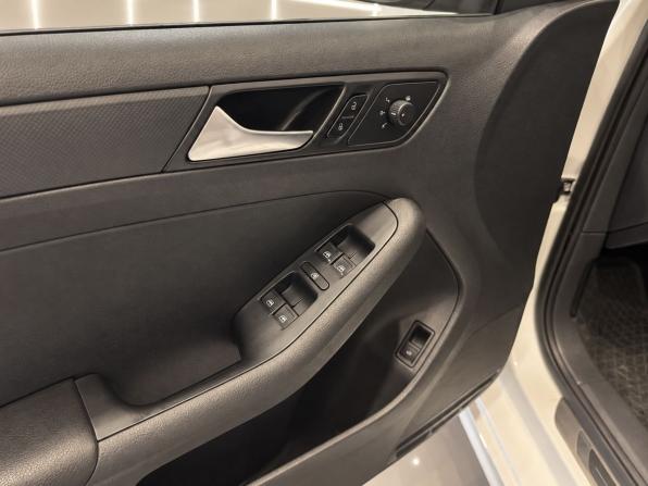 Volkswagen Jetta VI с пробегом 2014 года, цена 1 195 000 рублей, 186000 км, седан, Автокод Объявления