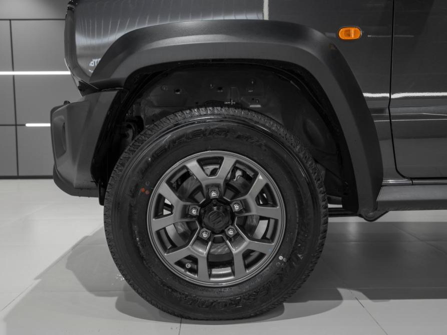 Suzuki Jimny IV Москва  - изображение 22