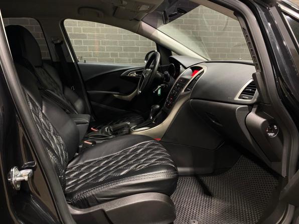 Opel Astra J с пробегом 2012 года, цена 790 000 рублей, 126110 км, хэтчбек, Автокод Объявления