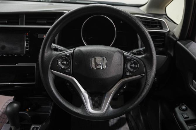 Honda Fit III Рестайлинг с пробегом 2019 года, цена 1 199 000 рублей, 106000 км, хэтчбек, Автокод Объявления