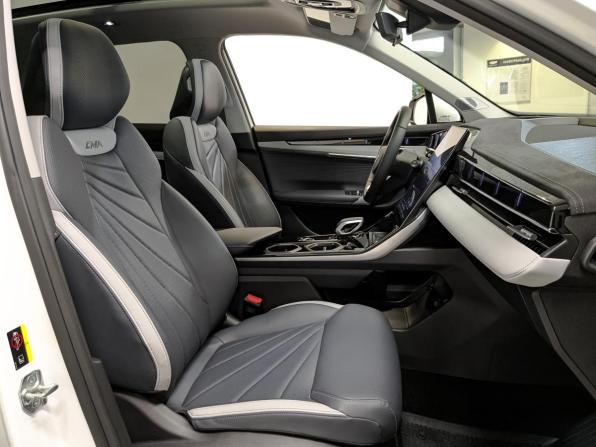 Geely Atlas II с пробегом 2024 года, цена 3 100 000 рублей, 24948 км, внедорожник, Автокод Объявления