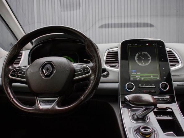 Renault Espace V с пробегом 2017 года, цена 1 690 000 рублей, 156085 км, минивэн, Автокод Объявления