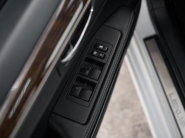 Lexus ES VI с пробегом 2014 года, цена 1 950 000 рублей, 187781 км, седан, Автокод Объявления