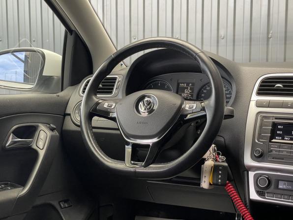 Volkswagen Polo V Рестайлинг с пробегом 2016 года, цена 1 177 000 рублей, 102847 км, седан, Автокод Объявления