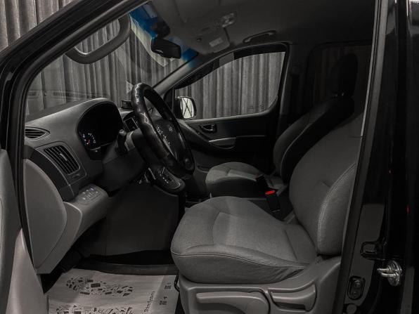 Hyundai H-1 II Рестайлинг 2 с пробегом 2021 года, цена 2 970 000 рублей, 170000 км, минивэн, Автокод Объявления