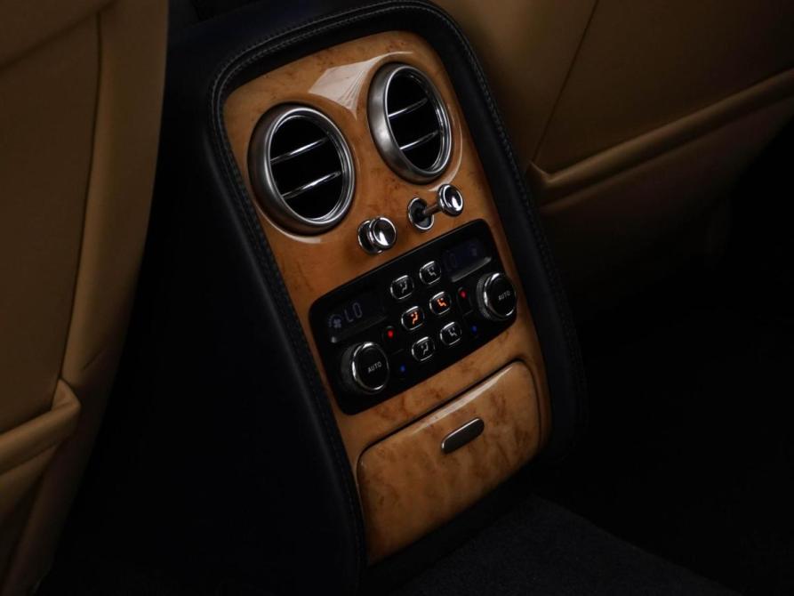 Bentley Continental Flying Spur Москва  - изображение 12