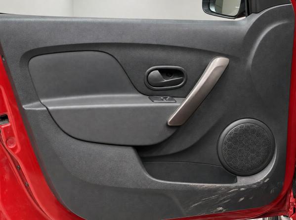 Renault Sandero II Рестайлинг с пробегом 2019 года, цена 1 099 000 рублей, 135000 км, хэтчбек, Автокод Объявления