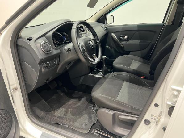Renault Logan II Рестайлинг с пробегом 2020 года, цена 899 000 рублей, 171526 км, седан, Автокод Объявления