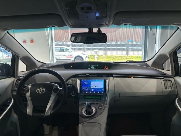 Toyota Prius III (XW30) с пробегом 2010 года, цена 1 059 000 рублей, 282600 км, лифтбек, Автокод Объявления
