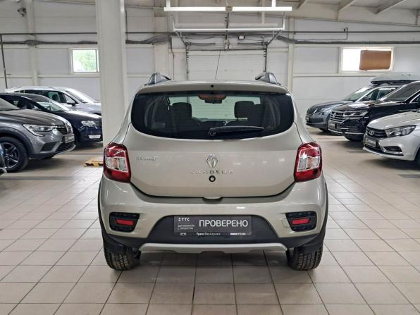 Renault Sandero II с пробегом 2015 года, цена 920 000 рублей, 77127 км, хэтчбек, Автокод Объявления