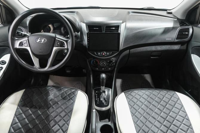 Hyundai Solaris I с пробегом 2013 года, цена 899 000 рублей, 176500 км, седан, Автокод Объявления