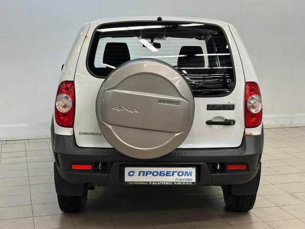 Chevrolet Niva I Рестайлинг с пробегом 2015 года, цена 574 000 рублей, 90129 км, внедорожник, Автокод Объявления