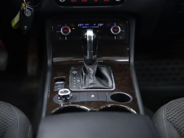 Volkswagen Touareg II с пробегом 2011 года, цена 1 990 000 рублей, 223803 км, внедорожник, Автокод Объявления