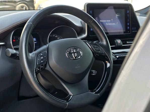 Toyota C-HR I с пробегом 2019 года, цена 2 420 000 рублей, 48402 км, внедорожник, Автокод Объявления
