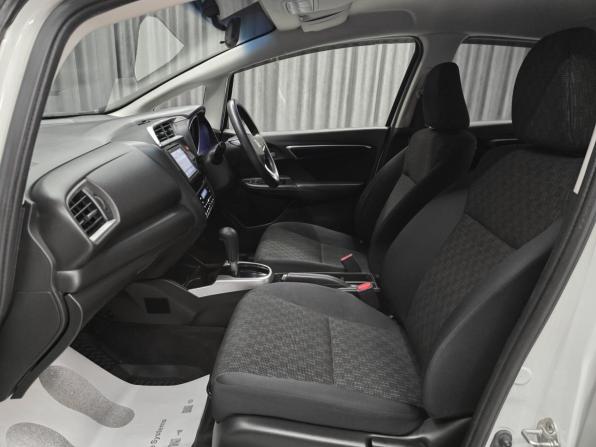 Honda Fit III с пробегом 2017 года, цена 930 000 рублей, 117000 км, хэтчбек, Автокод Объявления