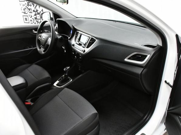 Hyundai Solaris II Рестайлинг с пробегом 2022 года, цена 1 767 000 рублей, 22668 км, седан, Автокод Объявления
