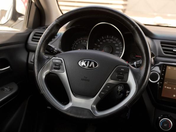 Kia Rio III Рестайлинг с пробегом 2015 года, цена 889 000 рублей, 181306 км, седан, Автокод Объявления