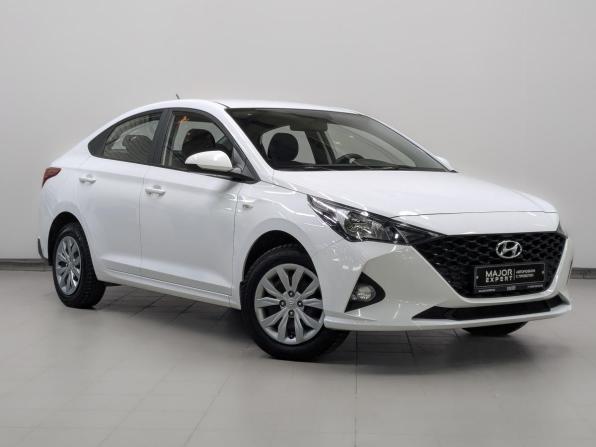 Hyundai Solaris II Рестайлинг с пробегом 2022 года, цена 1 699 000 рублей, 72047 км, седан, Автокод Объявления